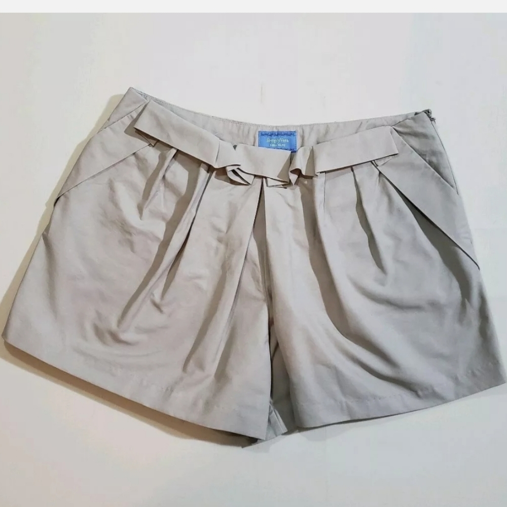 Simply Vera  Vera Wang Shorts size 8 grey